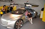 futuristisches Wasserstoff-Hybrid-Auto von Mercedes