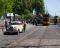 Oldtimer mit fahrenden Trams im Hintergrund ein gesterntes Foto von blackymail