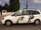 Wiener Taxi mit der Aufschrift des Wirtschaftsblatts ein gesterntes Foto von 
