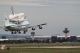 Foto von , Kategorie Spezial Konstruktion Das Space Shuttle Discovery bei seiner letzten Landung in Dulles