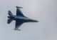 Foto von , Kategorie Flugshow F-16 zieht durch den bewölkten Himmel