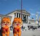 Garfield Twins vor`m Wr. Parlament